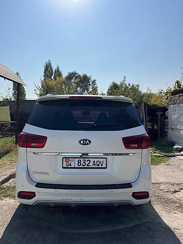 5: Kia Carnival: 2018 г., 2.2 л, Автомат, Дизель, Минивэн — 2