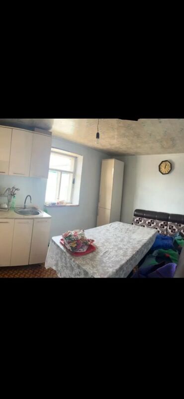дом долгосрочная аренда: 70 м², 4 комнаты, Парковка, Сарай, Забор, огорожен