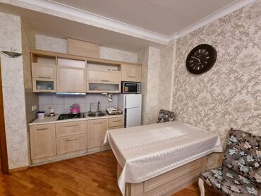 Uzunmüddətli kirayə mənzillər: ⚜️3 otaqlı, tam şəraitli mənzil kirayə verilir. ⚜️Tibb — 22