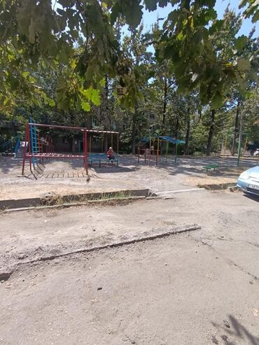 купить квартиру мкр восток 5 бишкек: 2 комнаты, 45 м², Индивидуалка, 1 этаж, Косметический ремонт