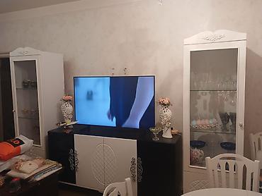 Qonaq otağı üçün vitrinli mebel dəsti Tərkibi: - 2 ədəd şüşə
