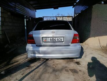 Opel: Opel Vectra: 2000 г., 1.8 л, Механика, Бензин, Седан — 4