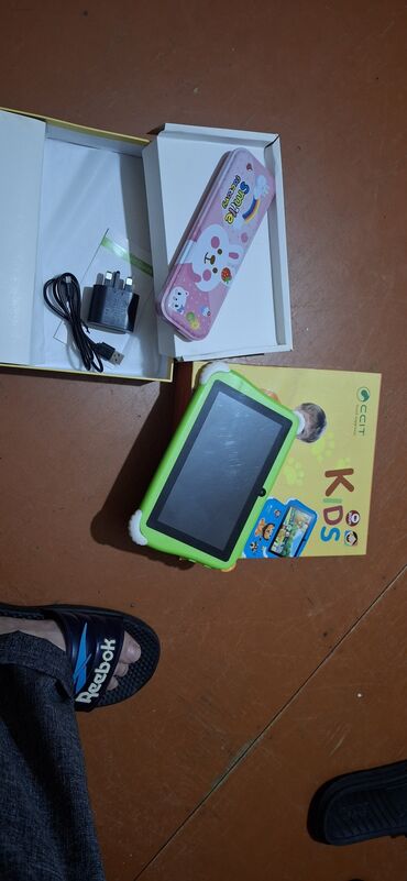 Apple iPad: Məhsul: Uşaq planşeti CCIT Kids Xüsusiyyətlər: - Rəngli qoruyucu