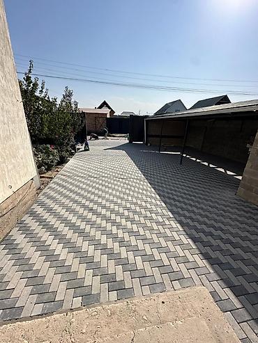 Дорожные бордюры: Дорожный бортовой камень (бордюр) из вибропрессованного бетона — 14