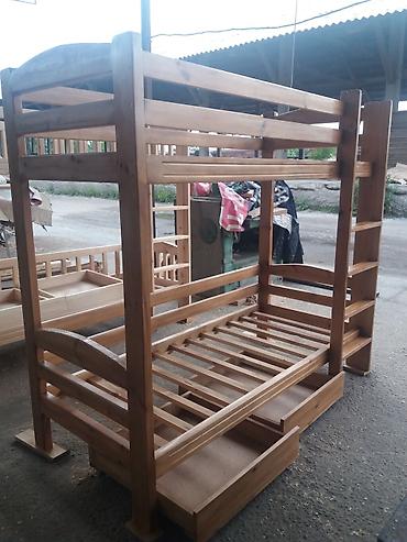 Детские односпальные кровати: Продаётся двухъярусный кровать(сосна).(Размер высота 1.80см длина — 6