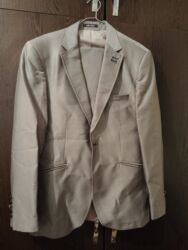 Рубашки: Hədiyyədirhec geyinilməyib 48 razmerdir