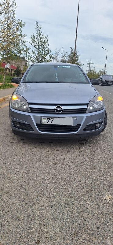 автомобиль фольксваген поло: Opel Manta: 1.4 л | 2004 г. 253452 км Хэтчбэк