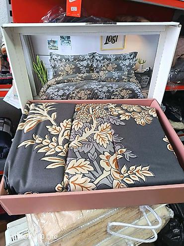 Posteljina: Bračna, bоја - Šareno — 1