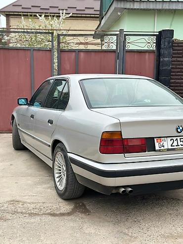 bmw 5 series e34: BMW 5 Series E34, седан, серебристый цвет. Основные характеристики: - — 2
