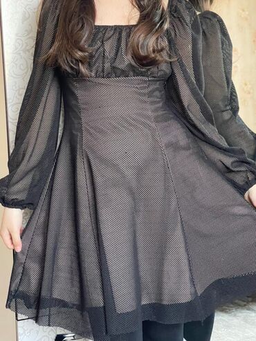 Платья: Крестьянское платье,новые,сверху сеточный черный материал,снутри