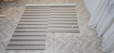 jaluzler metbex ucun: Zebra pərdə dəsti - Rəng: bej-boz zolaqlı, ağ mexanizm - Tip: zebra