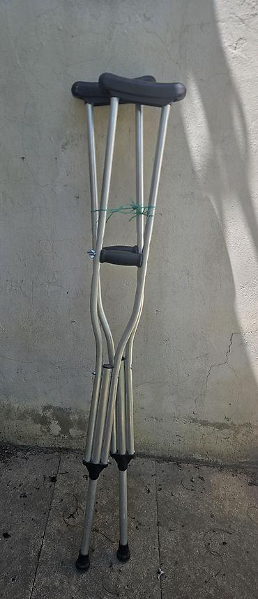 Yerimək üçün arabalar, çəliklər, əsalar, rollatorlar: Alüminium qoltuqaltı ağaclar (1 cüt) - Yüngül və möhkəm alüminium — 2