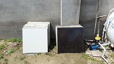 ev divar daslari: İKİNCİ ƏL KERMOQRANİT ÖLCÜSÜ 60*60 28 AQ 14EDED QARA QİYMET 1 KV 10 — 4