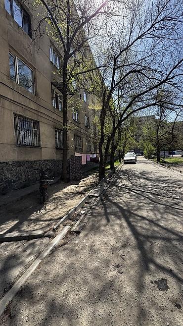 1 комната, 15 м², БГУ Гостиничный тип, 3 этаж, Старый ремонт at lalafo.kg 1 комната, 15 м², БГУ Гостиничный тип, 3 этаж, Старый ремонт