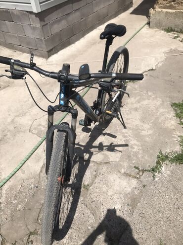 Велосипеды: Продаю велосипед размер колёс 29 19 рама облегчённая люфта нету есть