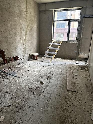 cepis satisi: 4 otaqlı, Yeni tikili, 131 kv. m — 2