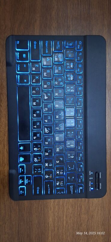 Klaviaturalar: 7 rəngdə Led işıqlı nazik slim klaviatura. Hazır azərbaycan, ingilis — 10
