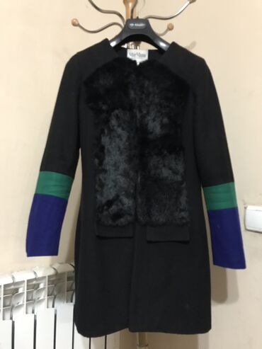 женское пальто размер м: Пальто
