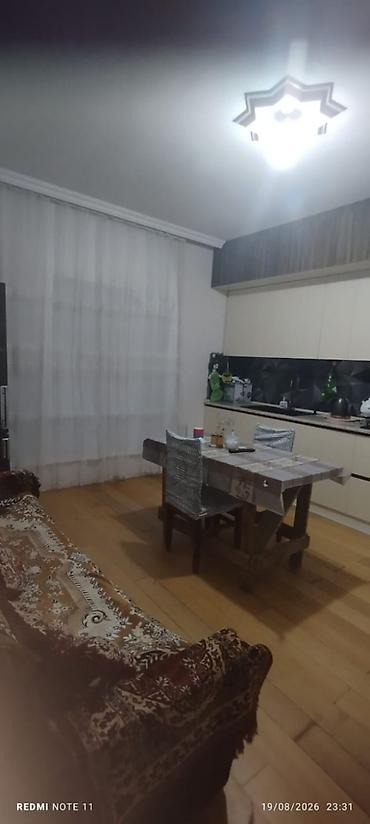 ev lokbatan: Lökbatan qəs. 4 otaqlı, 240 kv. m, Orta təmir — 4