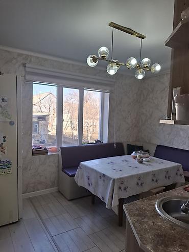 Продажа коттеджей и домов: Продаётся кирпичный двухэтажный дом. площадь дома 140кв.м, площадь — 17