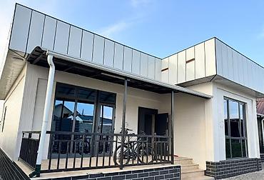 Продажа коттеджей и домов: 🏡 ПРОДАЁТСЯ ДОМ 📍 Район: Ак-Орго 2 ж/м 🏠 Комнаты: 6 📐 Площадь дома — 9