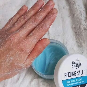 Bath & Body: Piling za stopala i ruke sadrži čestice morske soli, a obogaćen je