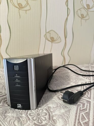 Akkumulyatorlar: UPS, 501 - 1000 Vt, Rozetkaların sayı - 3