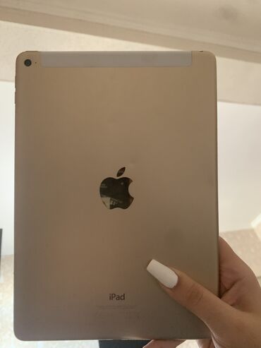 apple komputerlerin qiymeti: İpad Air 2 128 gb Bir iki cizigi var arxasndada üstündədə, bulardan