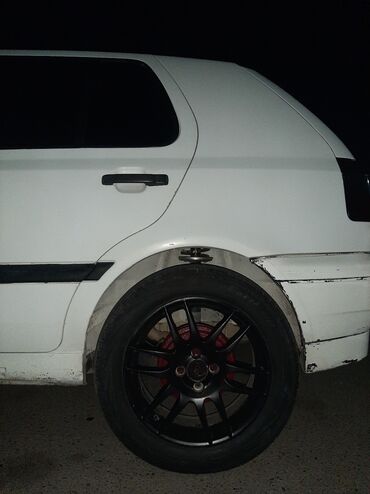 Volkswagen: Volkswagen Golf: 1993 г., 1.6 л, Механика, Бензин, Хэтчбэк — 13