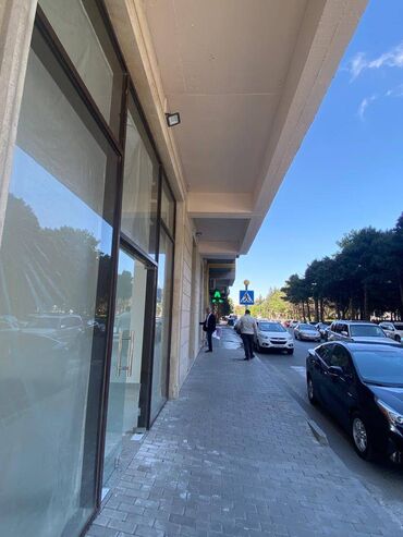 Kommersiya daşınmaz əmlakının satışı: Əhmədli metrosunun yanında, 16 mərtəbəli yeni binanın 1 ci — 8