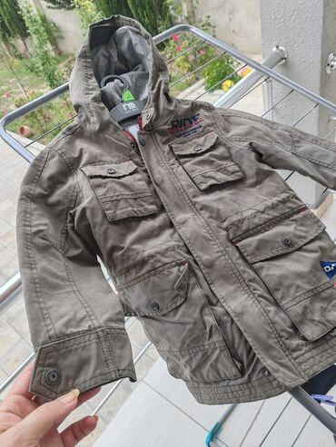 Kurtkalar: Uşaq parça tipli gödəkcə.Okaidi brendi.iki hissədən ibarətdir. oğlan — 2