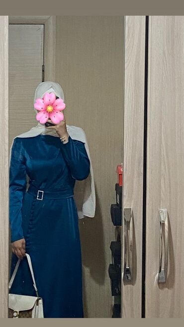 Күнүмдүк көйнөктөр: Күнүмдүк көйнөк, Узун модель, Атлас, Түз, M (EU 38), L (EU 40)
