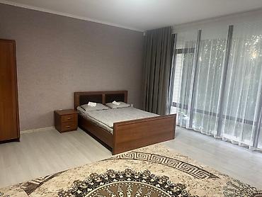студийный стол: 🏡 Сдаётся 1-комнатная квартира 📍 Asia Palace Beach VIP, с. Сары-Ой — 2