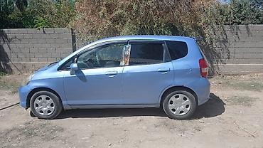 sprinter 4 4: Honda Fit: 2002 г., 1.3 л, Автомат, Бензин, Хэтчбэк — 3