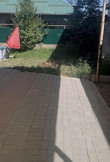 Долгосрочная аренда квартир: Ак тилек улица Елебесова рядом ТЦ Глобус 2 комната Аристон Площадь — 1