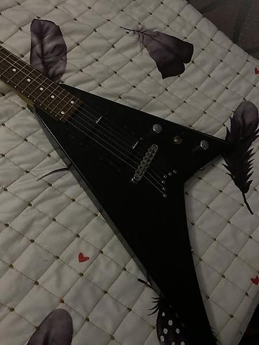 gitara qara: Elektron gitara, 6 sim, İşlənmiş, Ünvandan götürmə — 2