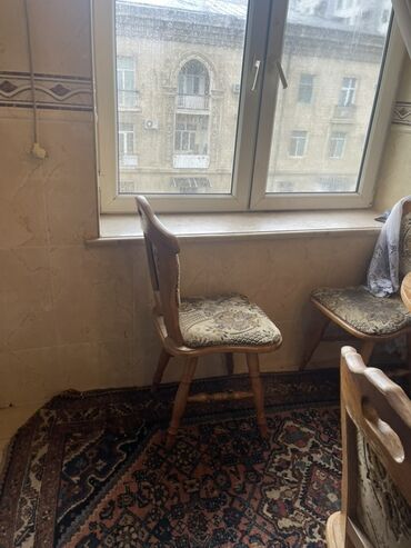 Məişət məhsulları: Mətbəx üçün, Açılmayan, Oval masa, 4 stul