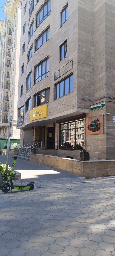 аренда жилых помещений под офис: Сдается в аренду помещение в "золотом квадрате": по улице Исанова