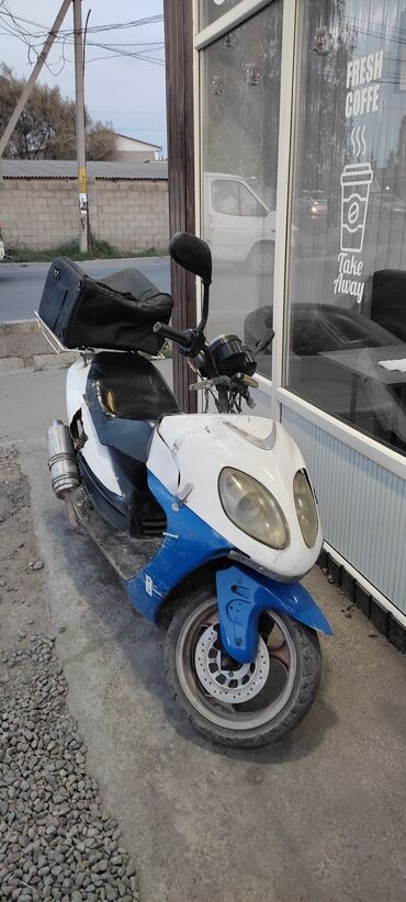 Мотоциклы и мопеды: Продаётся скутер 150кубиков технически в хорошем состоянии мотор