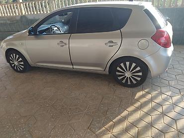 Kia: Kia cee’d hatchback – gümüşü rəng Dizel CRDi 16V mühərrik Mexaniki — 8