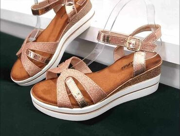 Sandale: 3200 — 8