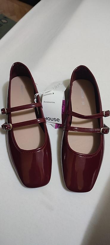 Baletanke: Bordo nove 2000,Massimo Dutti 6000.papuče 700patike 1000.crno bele — 1