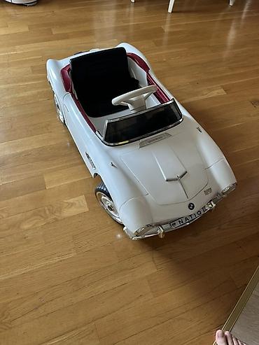 Uşaq üçün elektrik maşınları: Uşaq üçün elektrikli minik maşını – klassik roadster dizaynı - Rəng — 3
