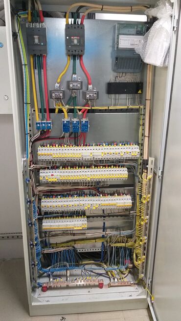 Электрики: Электрик | Перенос электроприборов, Прокладка, замена кабеля, Установка распределительных коробок Больше 6 лет опыта — 2