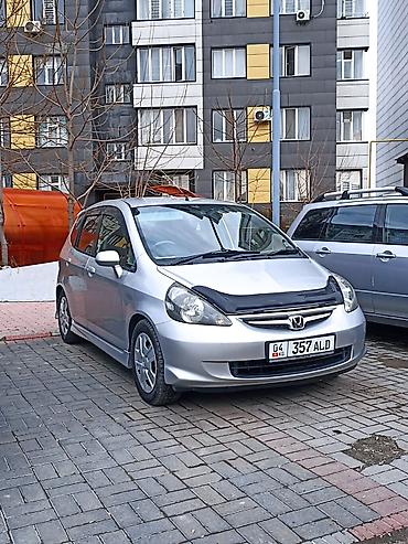 голф 2салон: Honda Fit: 2003 г., 1.3 л, Вариатор, Бензин, Хэтчбэк — 1