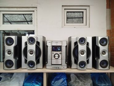 муз сентр: Продаю недорого SONY мощный музыкальный центр есть AUX есть и другие