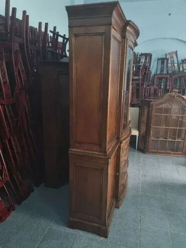 Stilske vitrine: Vitrina u odlicnom stanju. Izuzetno lepo ocuvana. Visina 220cm Sirina na lalafo.rs — 9 Stilske vitrine: Vitrina u odlicnom stanju. Izuzetno lepo ocuvana. Visina 220cm Sirina — 9