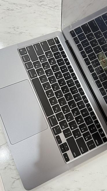mak: Apple MacBook Air 13″ M1 3.2/8Gb/256GB( цвет Space Gray), компактный — 3