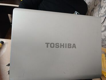 Toshiba: Intel Pentium, 2 GB, 12.3 "