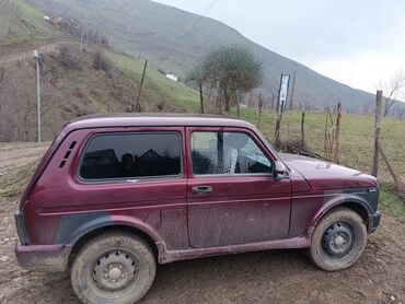 niva ehtiyat hissələri: VAZ (LADA) 4x4 Niva: 1.6 l | 1985 il 120000 km Universal